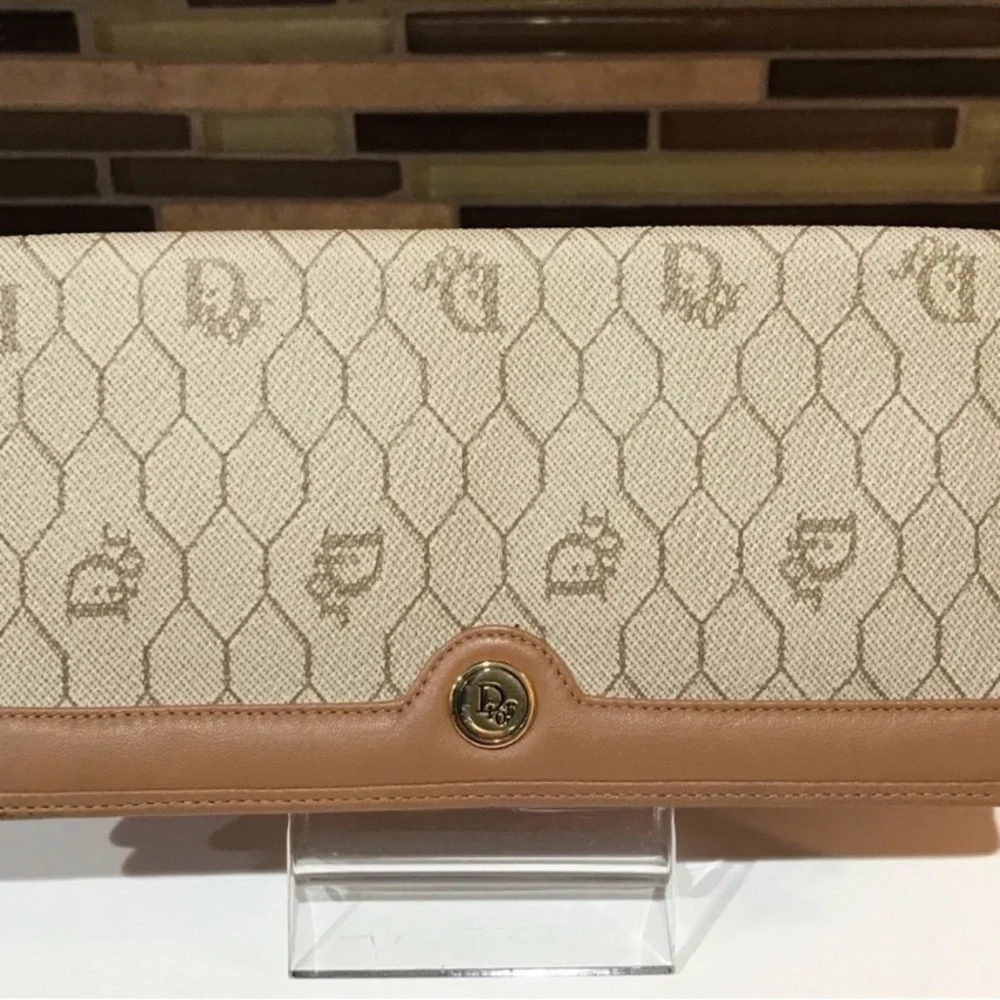 Dior classic wallet